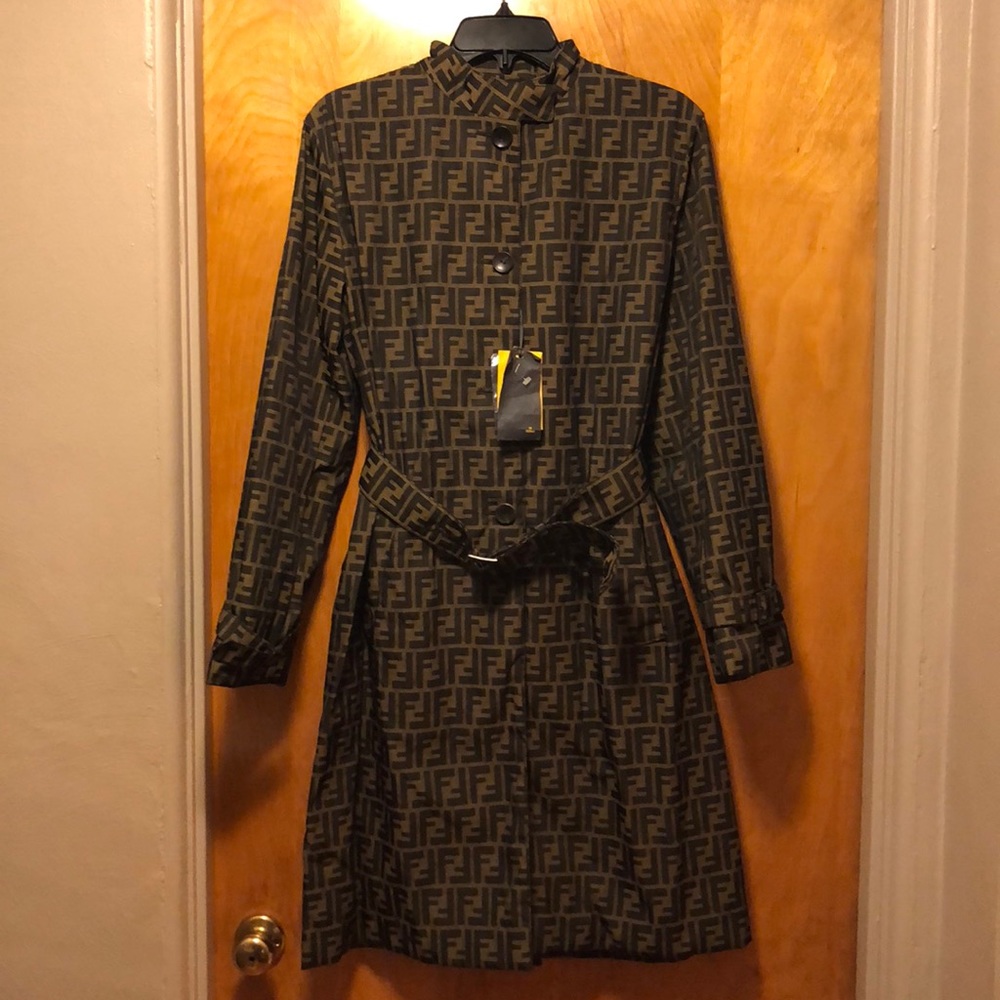 Fendi authentic logo trench coat 🧥
